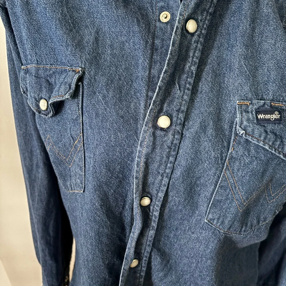 Vintage Wrangler Denim button up - Picture 3 of 12